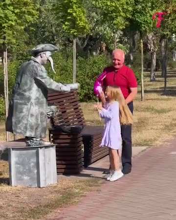 Stop throwing trash everywhere