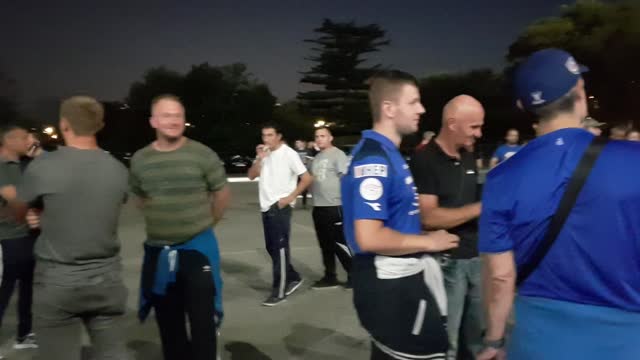 Okupljanje navijača Dinama pred Fenerbahče