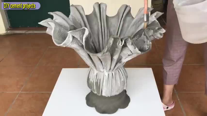 Make Unique Decorative Plant Pots From Fabric And Cement - Cement Craft Ideas At Home