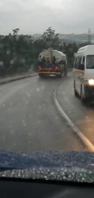 WATCH: Youngsters hitch a ride on eThekwini water tanker