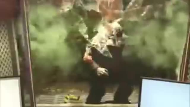 Nah he can’t open doors 💀 credits @TC Concenity