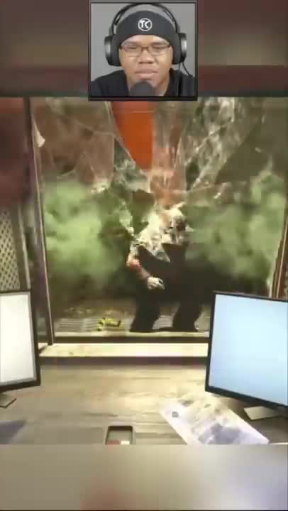 Nah he can’t open doors 💀 credits @TC Concenity