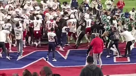 Viral moments Michigan player punches South Alabama player