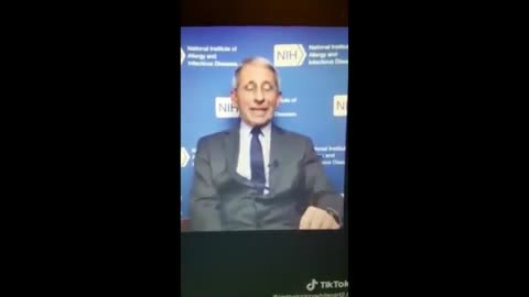 重磅炸彈。 如果福奇在 2020 年 3 月關於所有病毒疫苗說的是真話，那麼今天他就是在隱瞞真相。 故意殺人。 全世界都必須看到這段視頻，並呼籲立即逮捕安東尼·福奇。