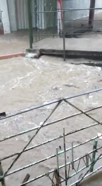 Fuerte aguacero genera emergencia en piedecuesta