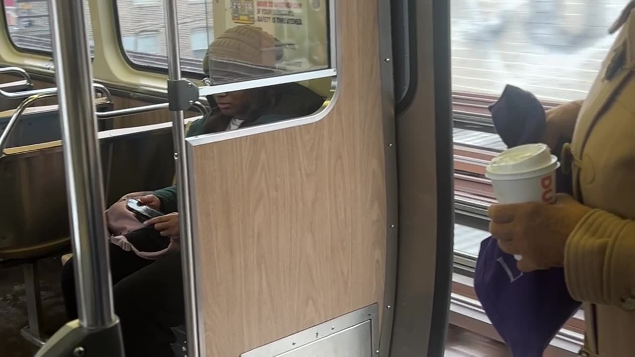 Chicago Train Runs With Open Doors