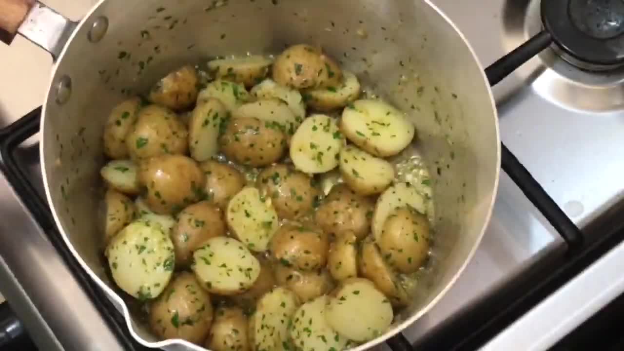 Seasoned marble potatoes