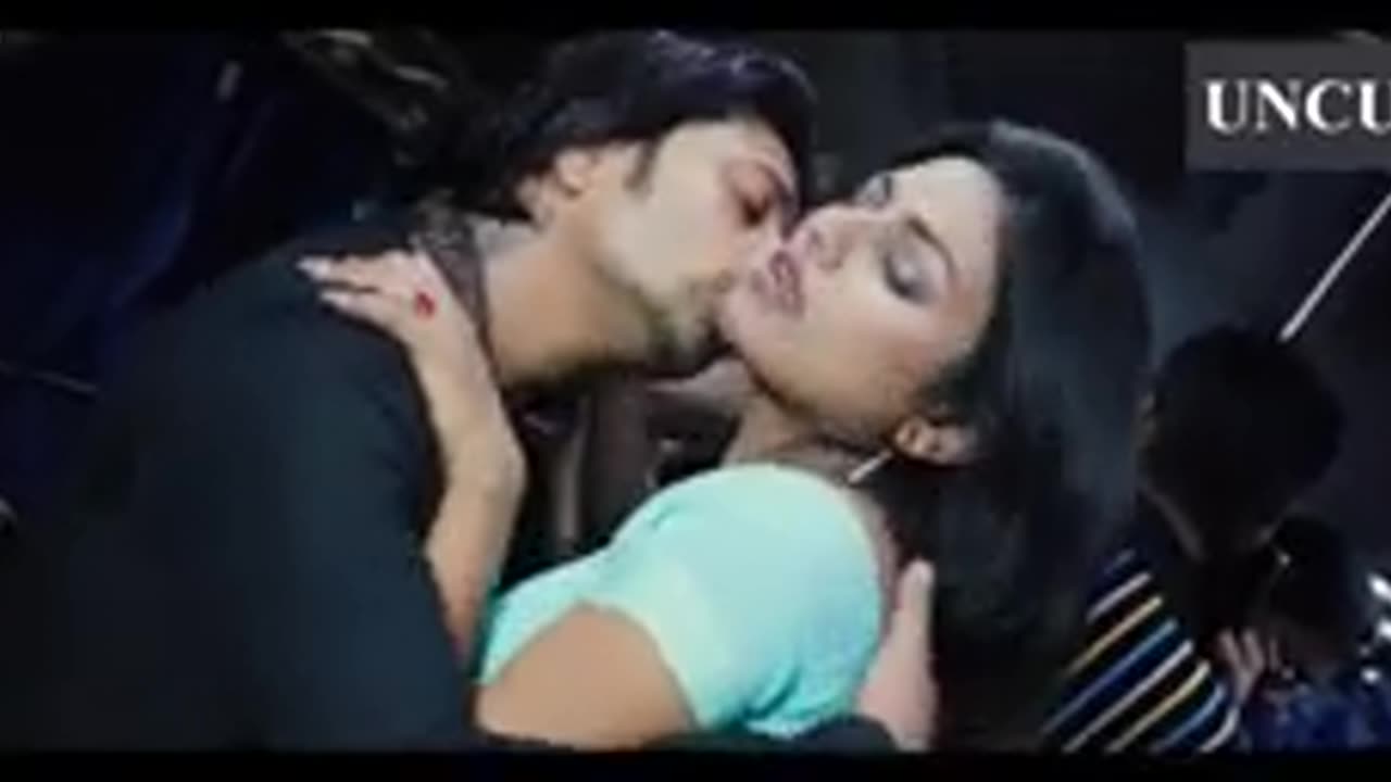 Bus kiss bhabhi