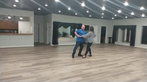 West Coast Swing Dance Lesson: Catch And Spin