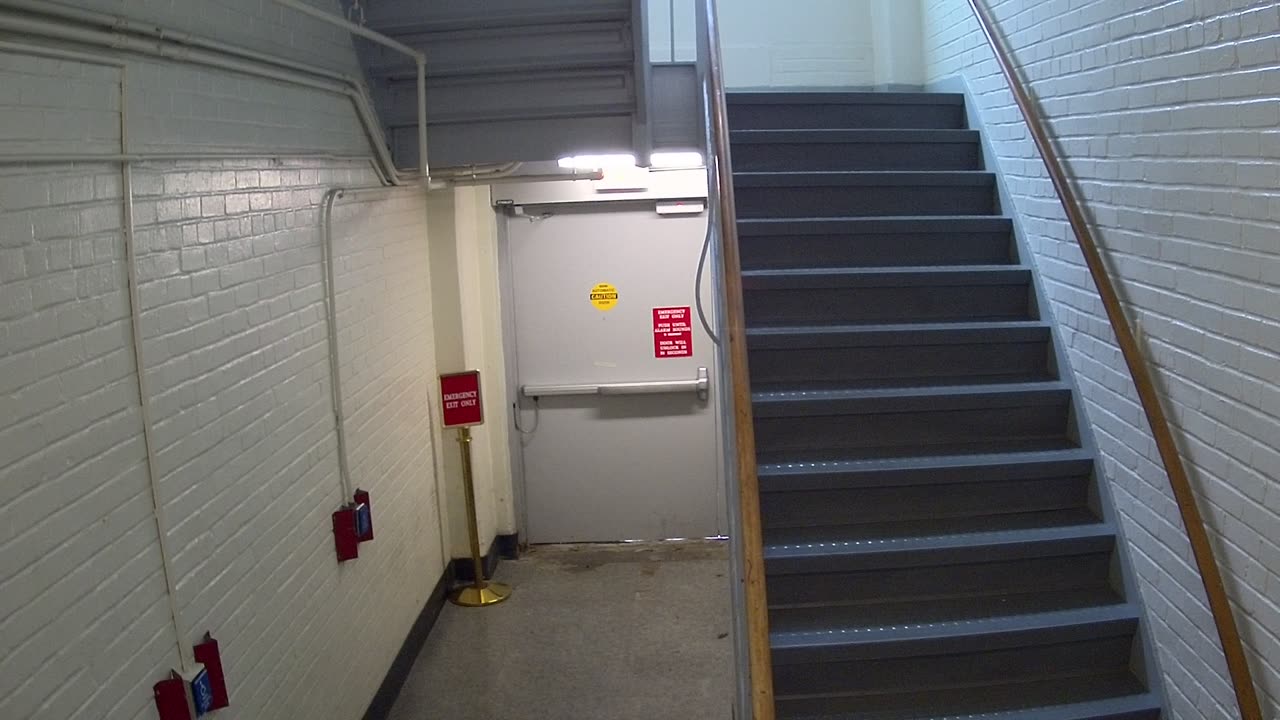 3872FHOB01Stair8_2021-01-06_14h14min03s347ms.mp4