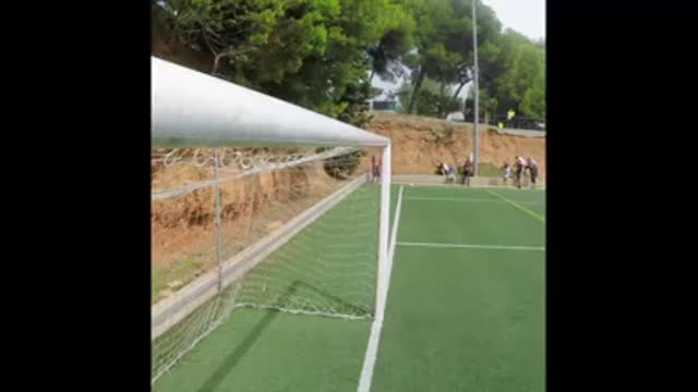 Leo Messi crossbar challenge