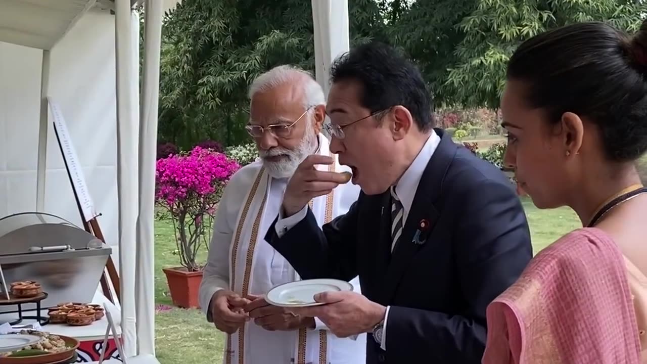 What Happen ! When PM Modi & Japan PM Fumio Kishida had #Golgappa