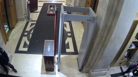 0163USCH01HouseCarriageDoor_2021-01-06_10h56min55s847ms.mp4