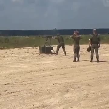 Nuovi tiratori scelti di Zelensky . Fantozzi ne morrebbe ..