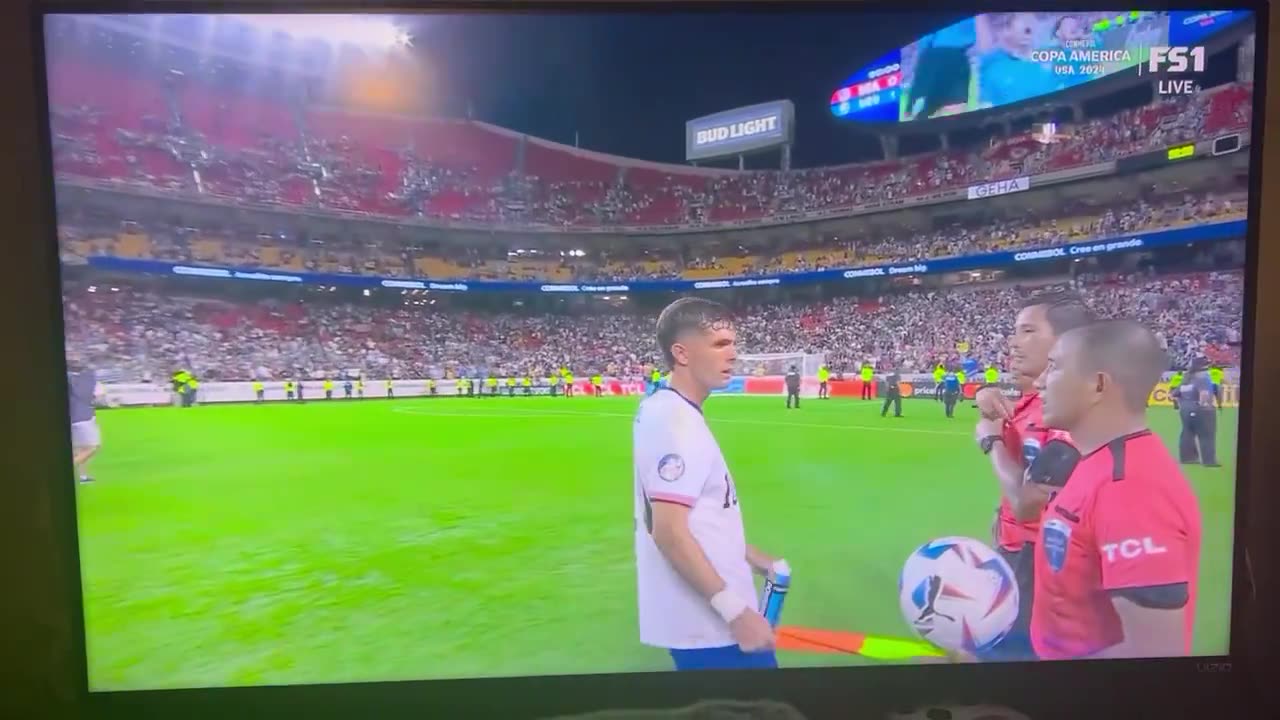 The ref refused to shake Christian Pulisic's hand