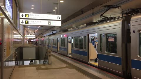 Video A Train in Metro Station