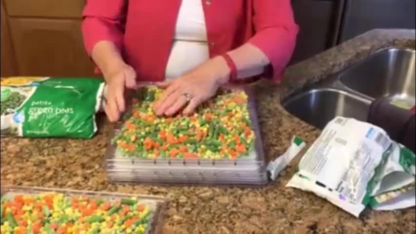 Dehydrating Frozen Veggies for Cheap Emergency Food Supply if Power Goes Out