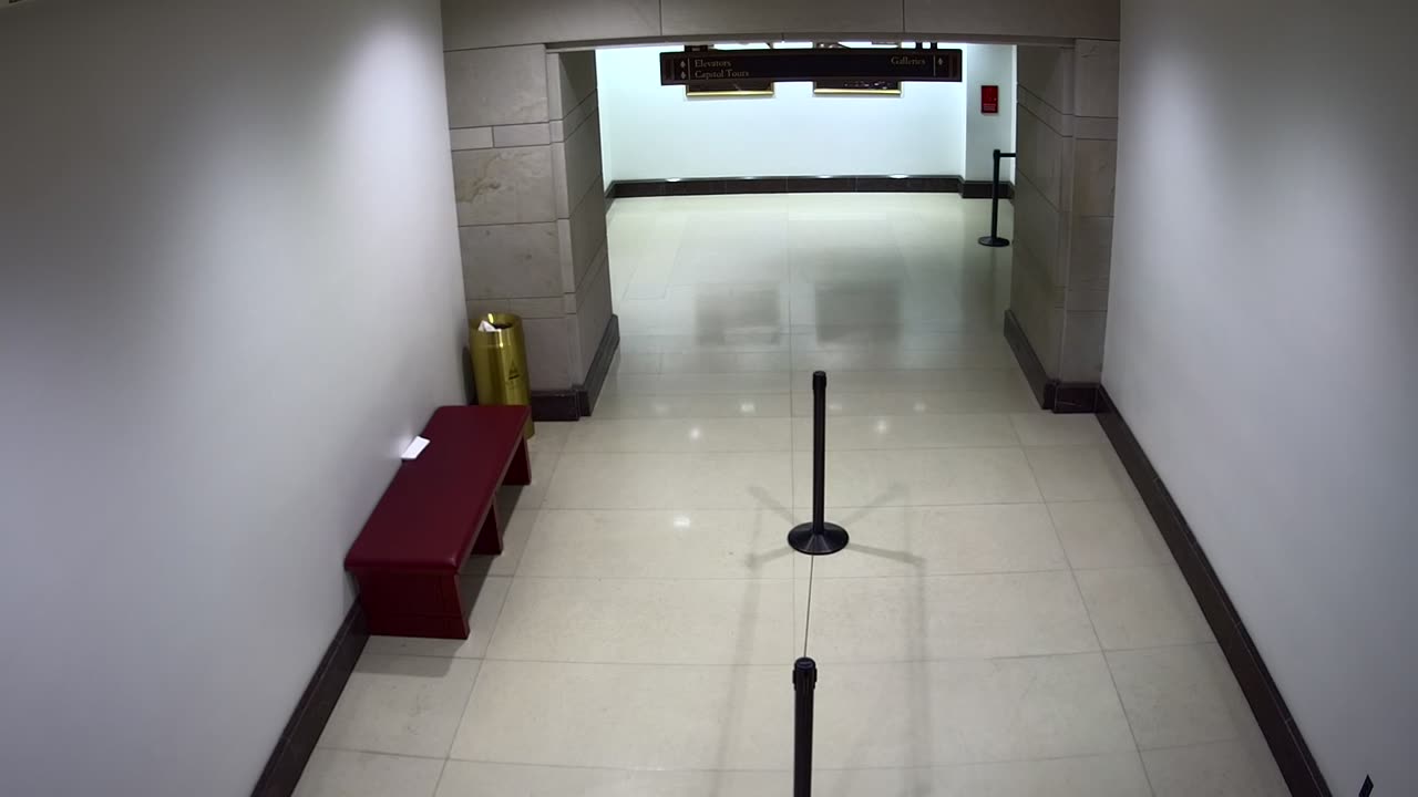 7080CVCULElevator17-18toGalleries_2021-01-05_17h40min01s617ms.mp4