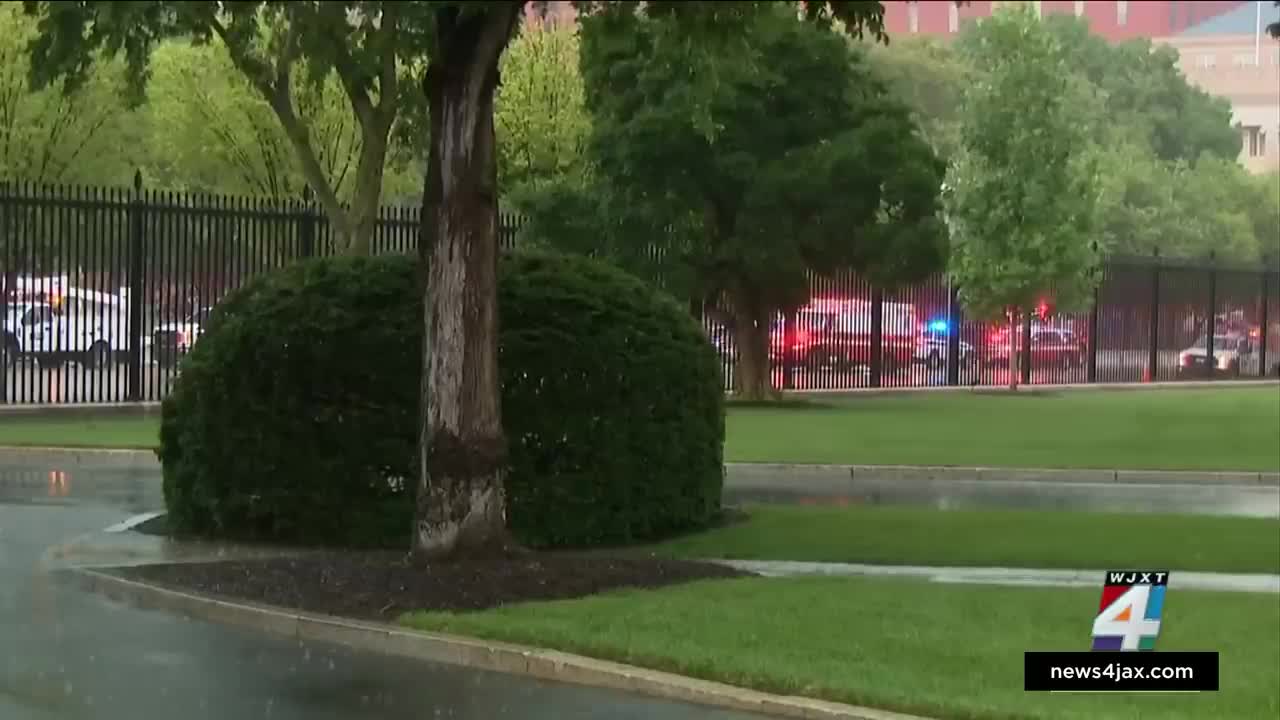 Lightning strike near White House leaves 2 dead, 2 injured