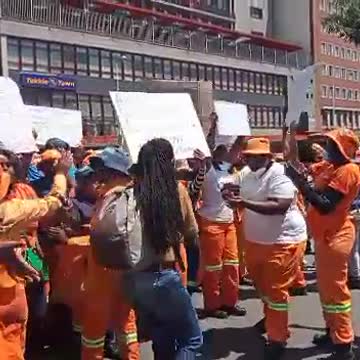 DSW workers strike in Durban CBD