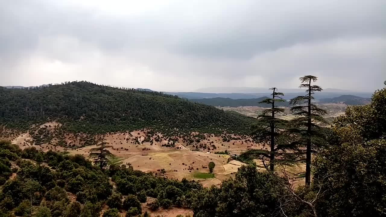 منظر بانورامي رائع وجميل، Very nice panoramic view، الأطلس المتوسط خنيفرة 🇲🇦