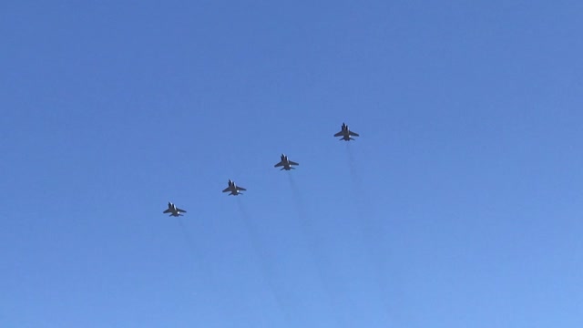 Aircraft skimming rooftops in St Petersburg, Russia May 9th 2018