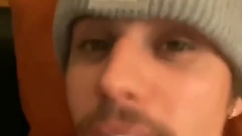 This guy sings really well