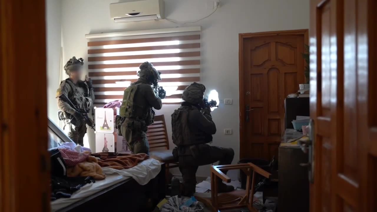 Video from Israeli commandos in the Khan Younis area.