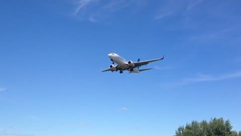 Jet Landing at Ottawa International Airport (YOW)