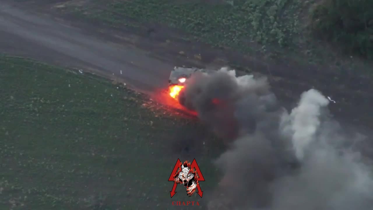 Russian FPVs Attack Ukrainian Armored Vehicles Near Komyshivka