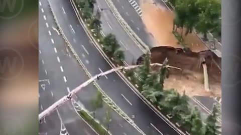 Tons of water hit China! Dongting Lake has collapsed on the cities, there is nowhere to run