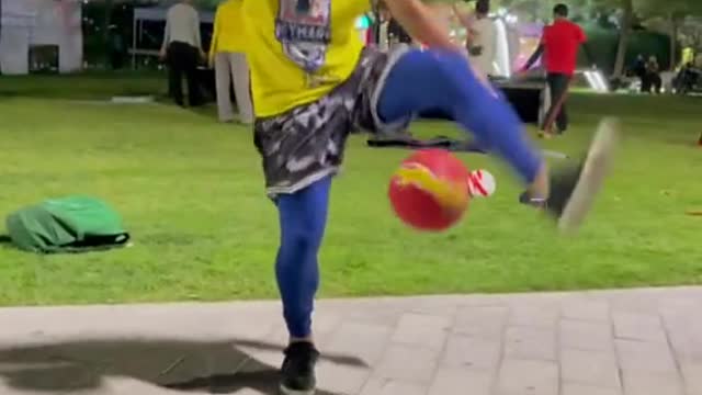 Online celebrities play football like this