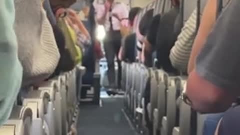 Ecstatic Passengers Happy That Mandate Is Over!