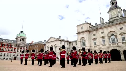 The Scottish Guard perform Ukrainian song "Stephania" for Ukraine