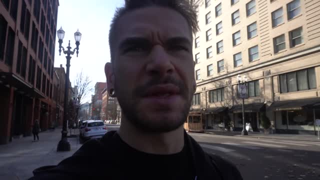 WORLD FAMOUS 72oz STEAK CHALLENGE | Man Vs Food Challenge At Sayler's In Portland Oregon!