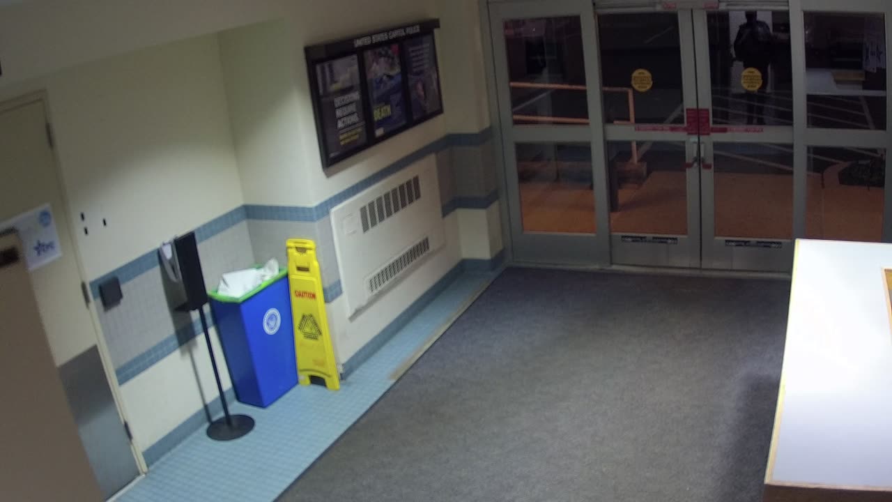 1662HQOB01WestDoor_2021-01-06_03h28min24s077ms.mp4