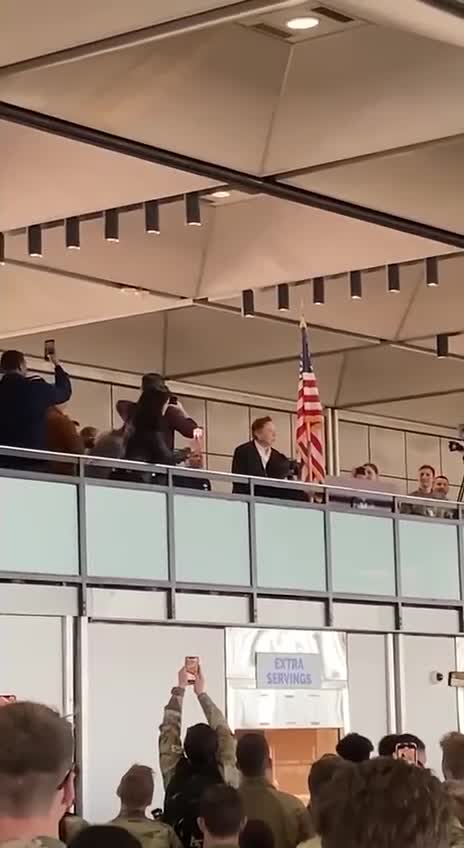 Elon Musk getting a better reception than Biden from US servicemen