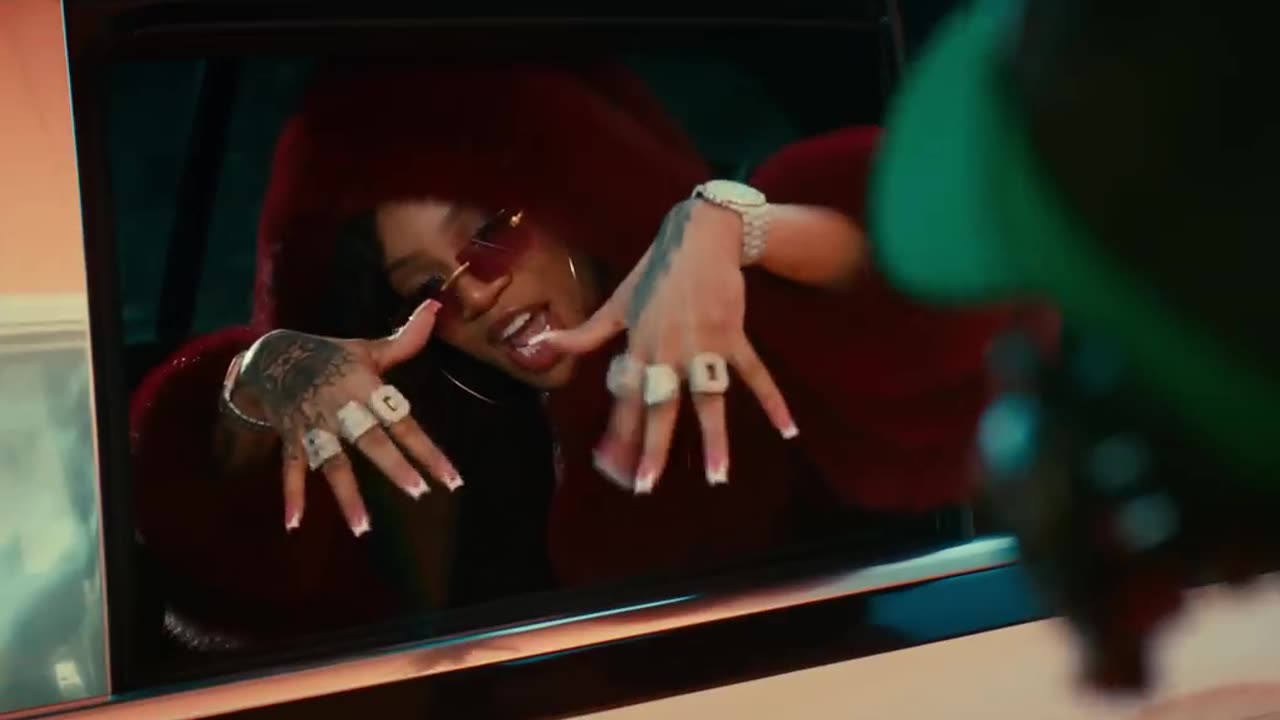 GloRilla - Yeah Glo (Video)