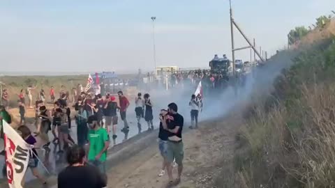 Protest against installation of NATO antennas in Niscemi, Sicily.