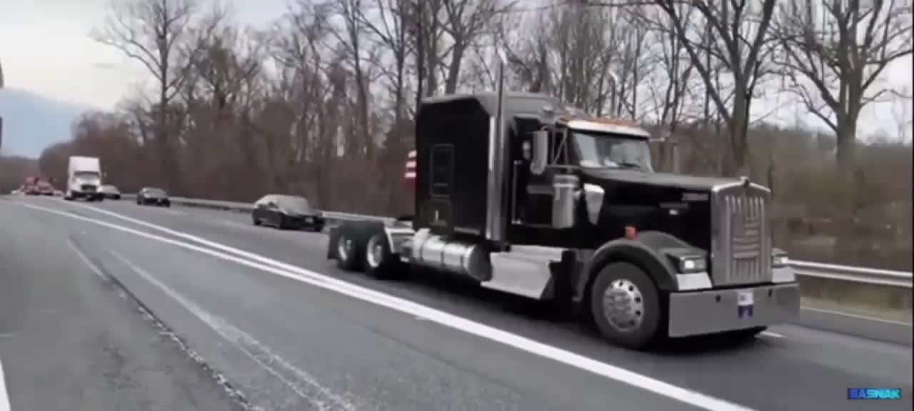 The People's Convoy Keeps on Rolling Today 🇺🇸