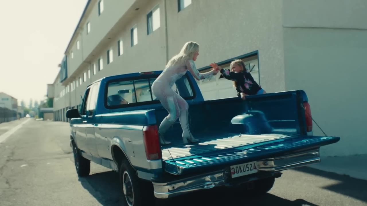 Zara Larsson - End of Time ( Official Music video)