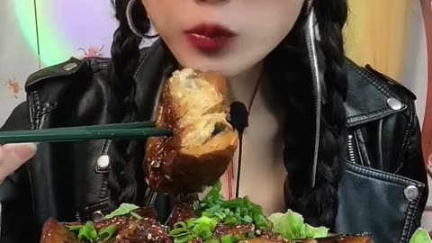 MUKBANG