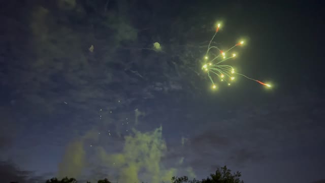 Bellevue July 4 Fireworks-short burst