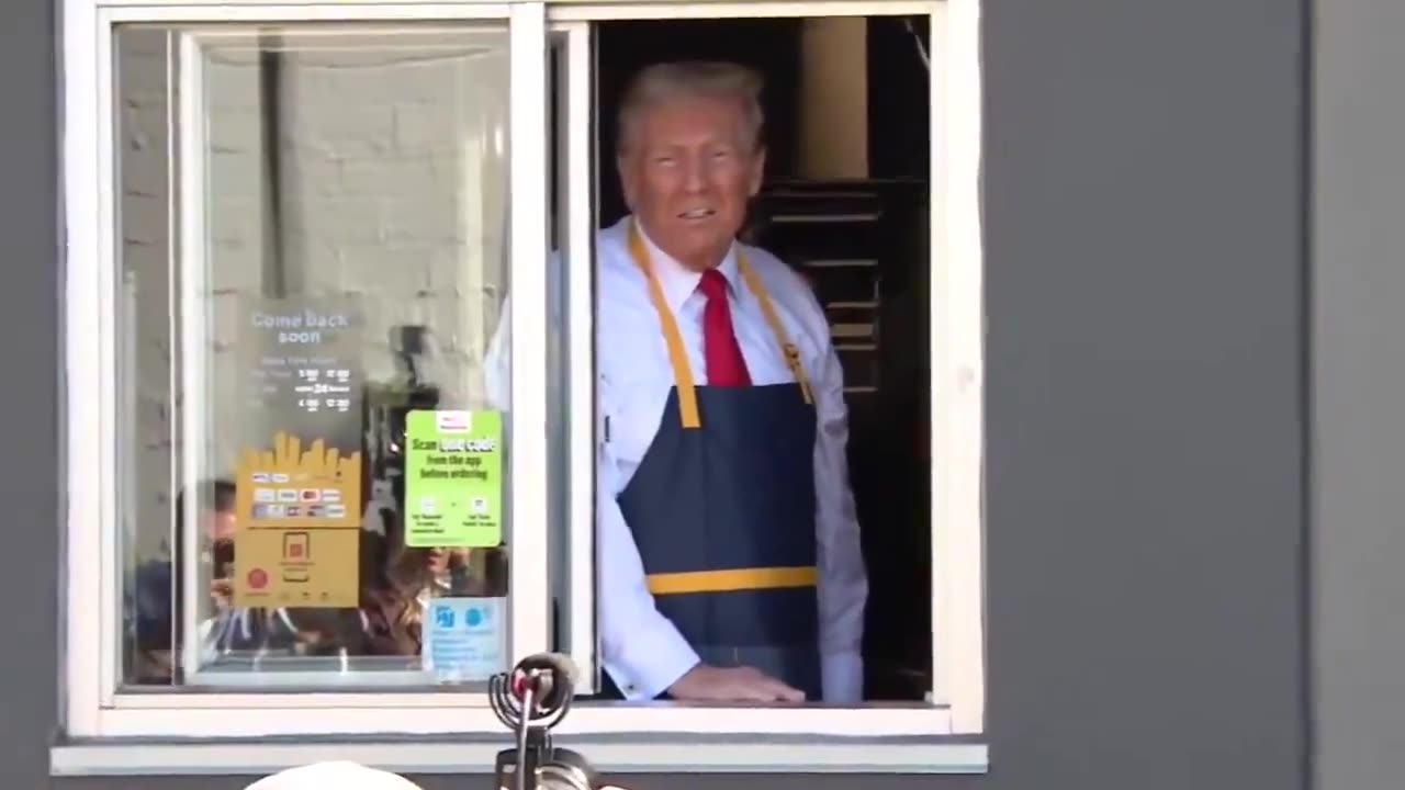 TRUMP: "I've now worked for 15 minutes more than Kamala" at McDonald's 🤣