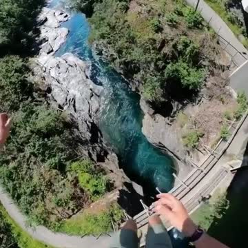 Jump from the 😱😍 Bridge Are there any fans of such extreme among us?