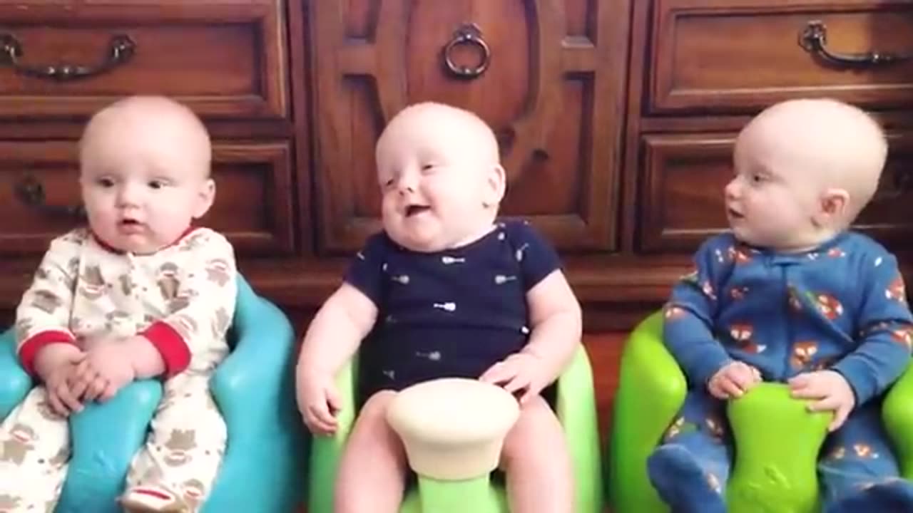 Twin and triplets make you laugh