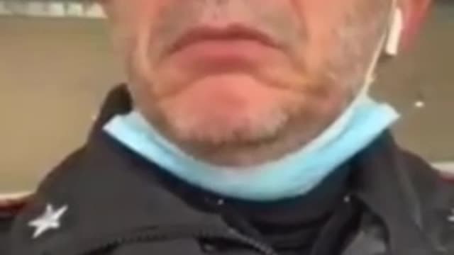 👮‍♂️ Carabiniere in lacrime il giorno dopo l’annuncio dell’obbligo vaccinale per le forze di polizia