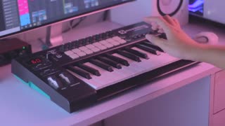 DJ Umbrella Ela Ela e e