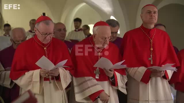 Benedicto XVI ya reposa en la cripta vaticana