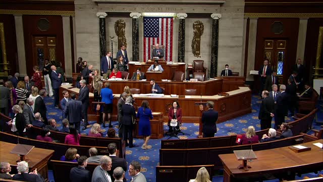 House passes deal to avoid rail strike, vote moves through to Senate